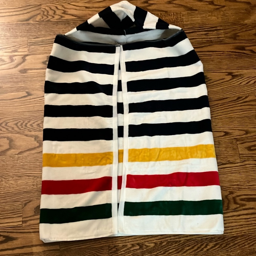 Hooded baby towel HBC stripes. Generous size 28in x 44in.